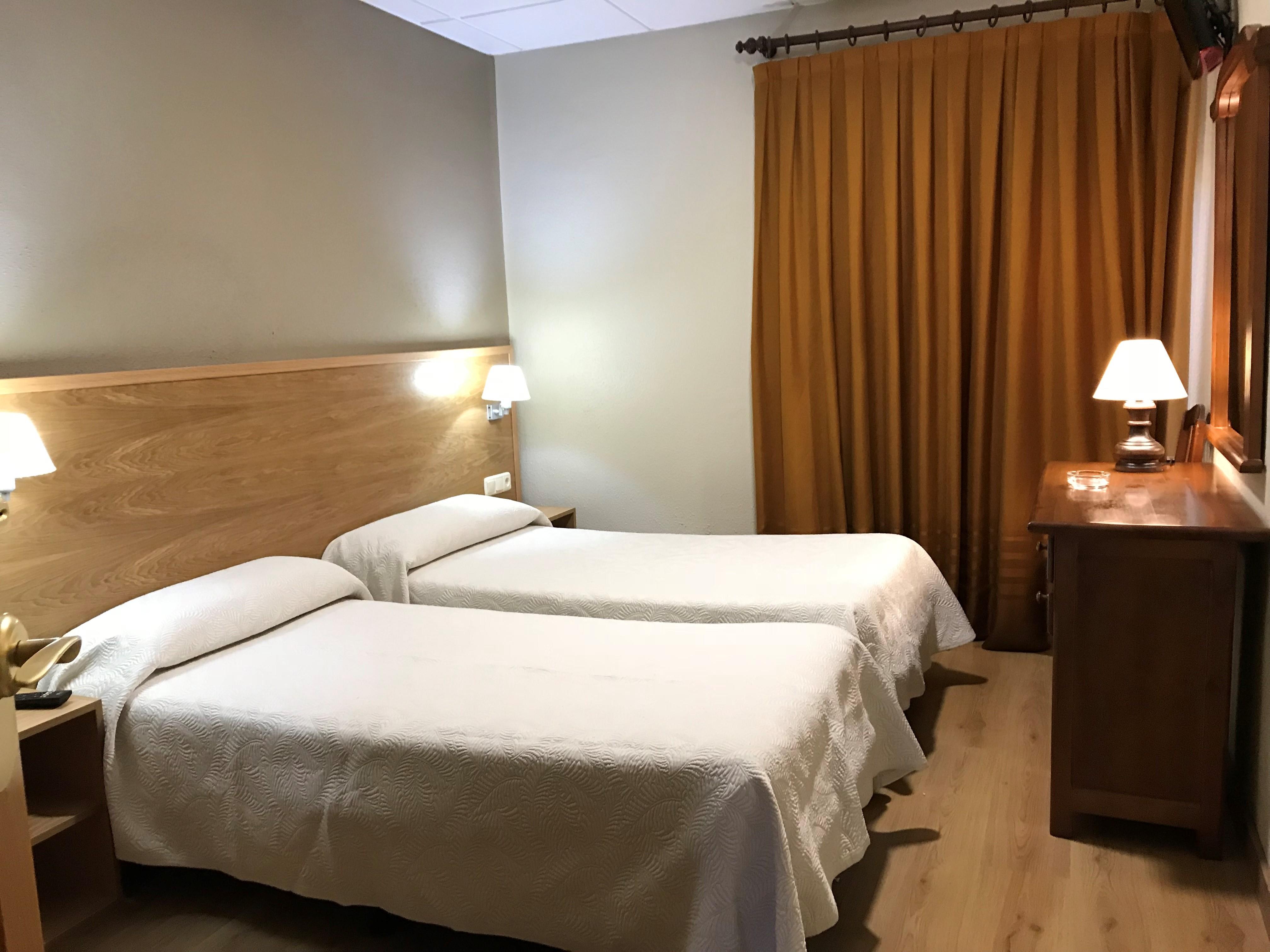Hotel Bellavista Bellver De Cerdanya Exteriör bild
