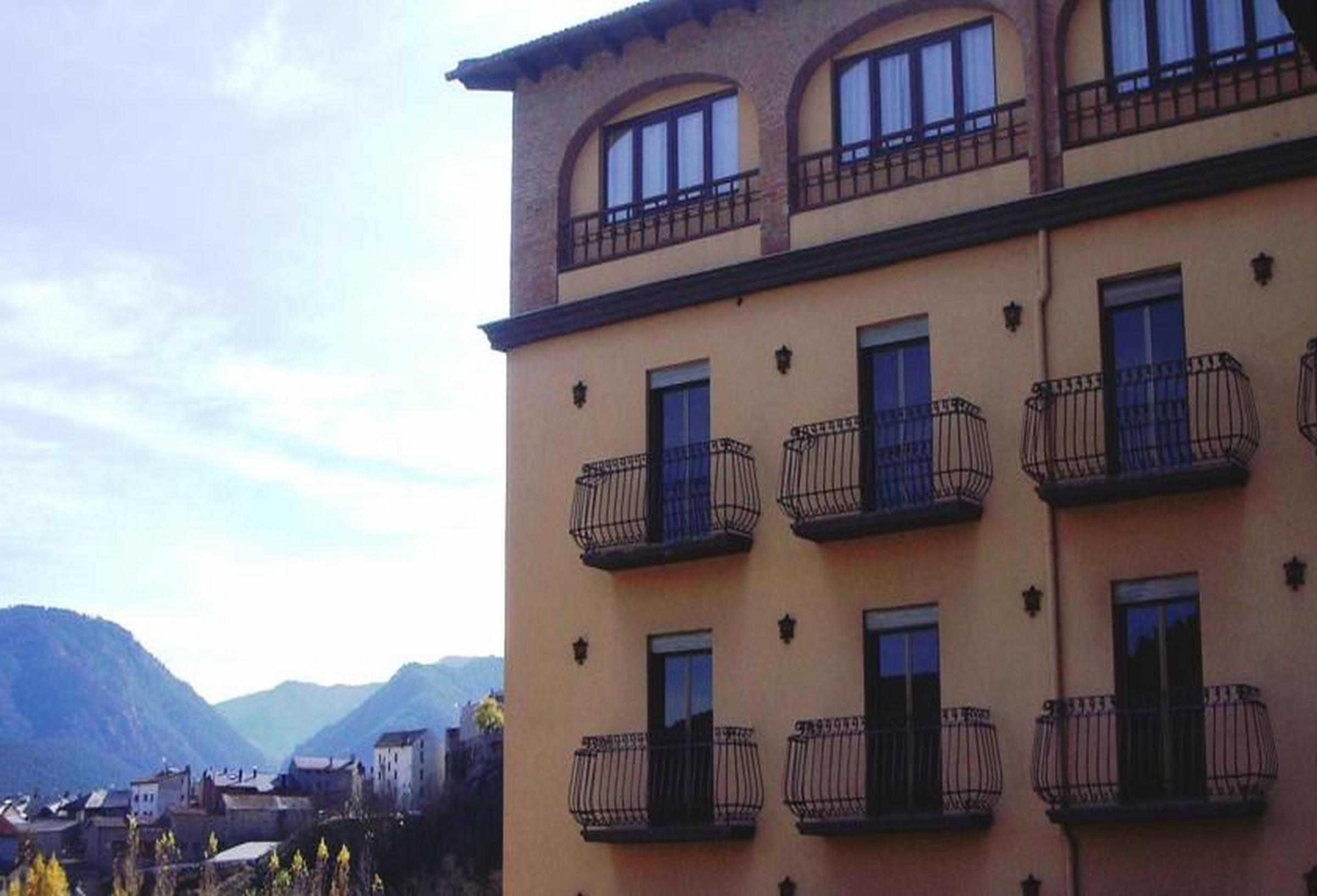 Hotel Bellavista Bellver De Cerdanya Exteriör bild