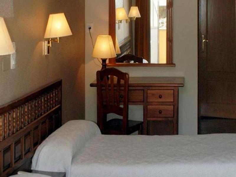 Hotel Bellavista Bellver De Cerdanya Exteriör bild