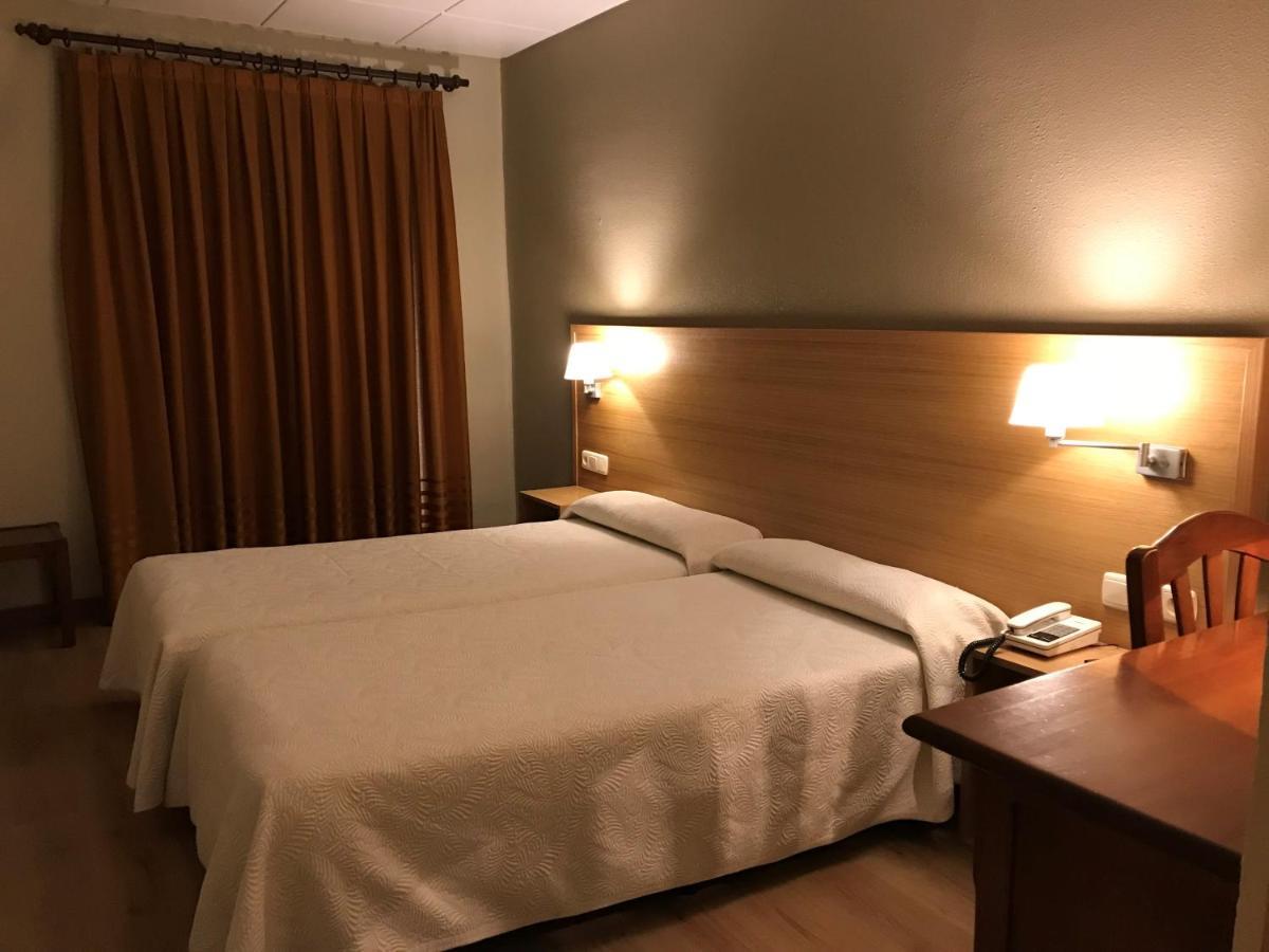 Hotel Bellavista Bellver De Cerdanya Exteriör bild